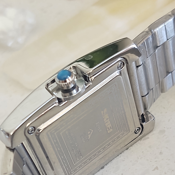 🎄NIB Fashion Watch (Women's)♀️ - Picture 7 of 7